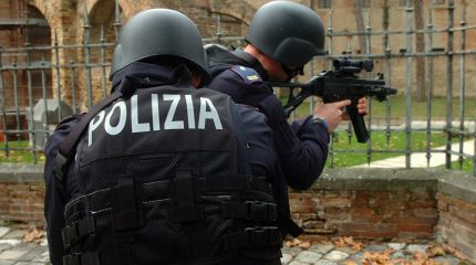 OPERAZIONE ANTITERRORISMO: POLIZIA ITALIANA ALL'AVANGUARDIA NELLA PREVENZIONE