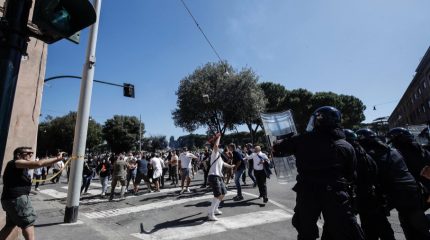 POLITICA CONDANNI VIOLENZE SENZA SE E SENZA MA