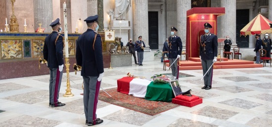 POLIZIOTTO MORTO A NAPOLI: AL DOLORE SI ASSOCI RIFLESSIONE SU RUOLO FORZE DELL'ORDINE