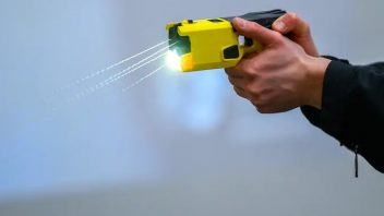 SICUREZZA: TASER POTENTE STRUMENTO DETERRENTE