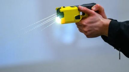 SICUREZZA: TASER POTENTE STRUMENTO DETERRENTE
