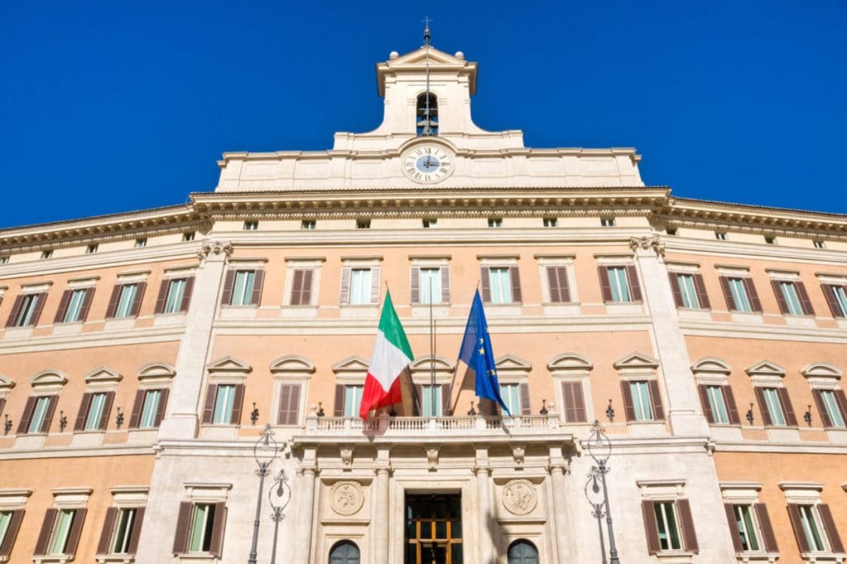 MANOVRA: DIRIGENTI DI POLIZIA ED UFFICIALI FF.AA DELUSI DA GOVERNO