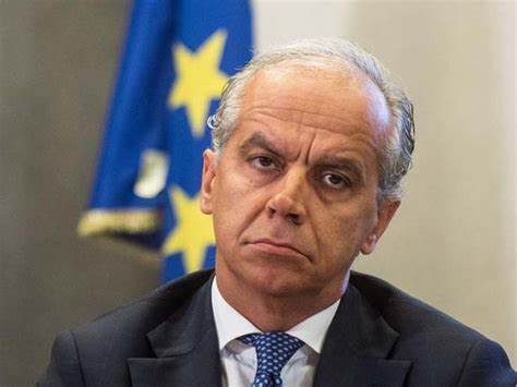 RICONOSCIMENTO LAUREA: SCONCERTANTE SENTENZA DELLA CORTE - LETTERA A PIANTEDOSI - NECESSITA' INTERVENTO LEGISLATIVO
