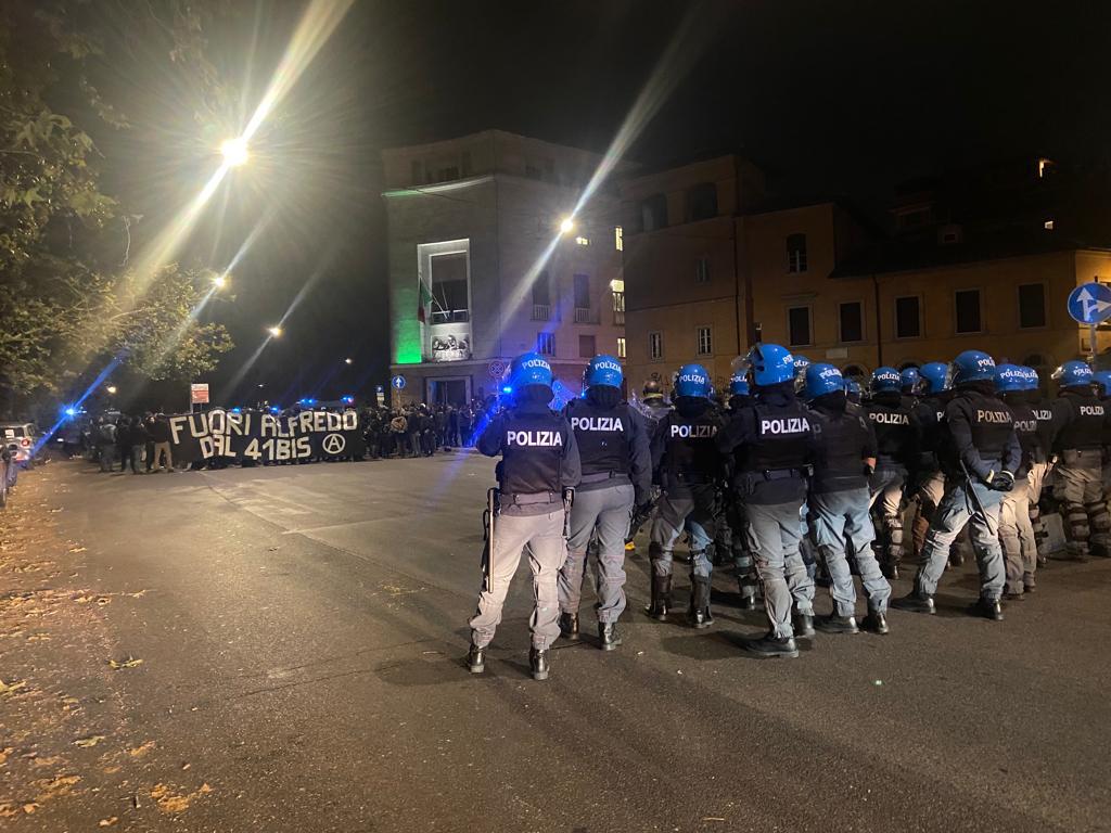 ANARCHICI: TERRENO FERTILE PER NASCITA CELLULE TERRORISTICHE