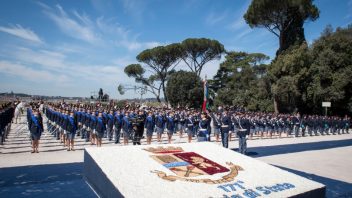 FESTA DELLA POLIZIA:  MEDAGLIA D’ORO AI REPARTI MOBILI RICONOSCIMENTO VALORE SERVIZI PER LA DEMOCRAZIA