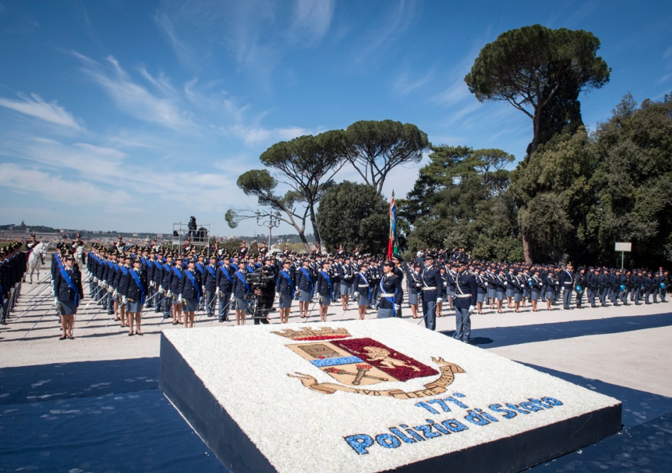 FESTA DELLA POLIZIA:  MEDAGLIA D'ORO AI REPARTI MOBILI RICONOSCIMENTO VALORE SERVIZI PER LA DEMOCRAZIA