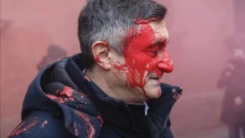 VIOLENTI IMPEDISCONO IL DIALOGO