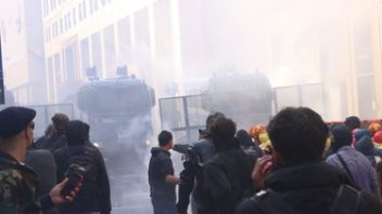 ANARCHICI,VIOLENZA IN PIAZZA: NESSUNA AMBIGUITA’ NEI CONFRONTI DEI FACINOROSI