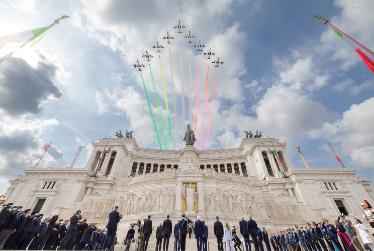 2 GIUGNO: LA REPUBBLICA VIVE NELL’IMPEGNO QUOTIDIANO DI CHI SERVE LO STATO. SIGNIFICATIVO UN INTERO SETTORE DEDICATO ALLA POLIZIA DI STATO