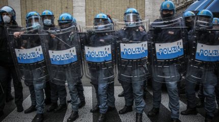 NO AI MILITARI L'ESTENSIONE DEI POTERI DI POLIZIA